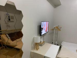 Prime Location Affordable Studio Condo in Legaspi village, Makati with Fast WiFi