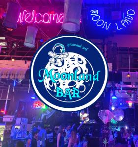 Moonland Bar and Hostel - Ubytování bez kategorie ve městě Haad Rin