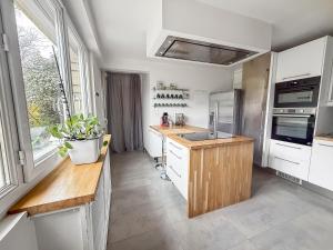 Maisons de vacances Villa avec piscine 15 min Paris : photos des chambres