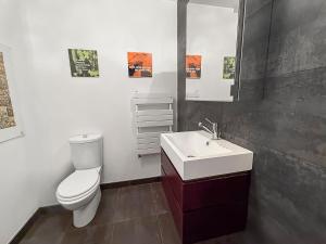 Maisons de vacances Villa avec piscine 15 min Paris : photos des chambres