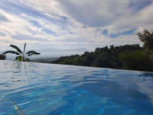 Accomodation in villa with pool & parking near Rome