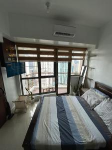 Prime Location and Affordable Studio Condo in Legaspi Village, Makati with City view
