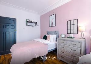 BIG Elegant House in Headingley Leeds -10 actual beds and sleeps 13 by PureStay