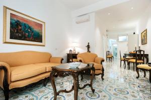 One-Bedroom Suite with City View - Separate Building room in Residence Degli Agrumi