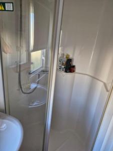 Seaview 157 - Ingoldmells - Meadow Lakes Caravan & Lodge Hire