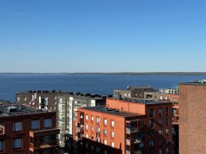 Top of the Lake - two bedrooms, free parking