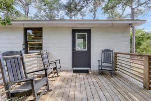 Remleys Row- mins to Shem Creek and dtwn chs