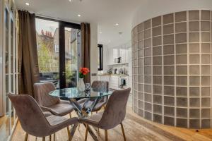 Kings Cross Award Winning 2 Bedroom House