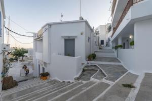 Matildas studio in the port of Adamas