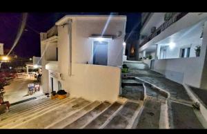 Matildas studio in the port of Adamas