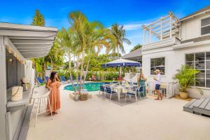 Grand Residence Heated Pool Beach Proximity Emerald Key RESlDENCES