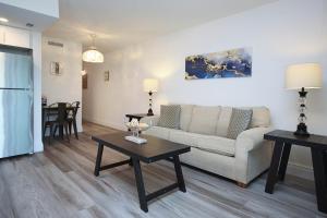 Cozy 1BR beachfront condo on Sanibel Island with stunning ocean views 3B2