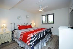 Cozy 1BR beachfront condo on Sanibel Island with stunning ocean views 3B2