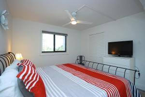 Cozy 1BR beachfront condo on Sanibel Island with stunning ocean views 3B2