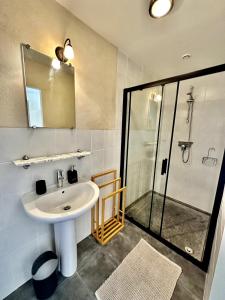Maisons de vacances Aux Detours de l-Etang La Bergerie et sa piscine privative : photos des chambres