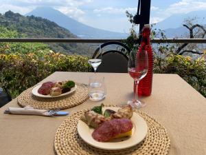 Finca El Tambor Nature Reserve, Lodging and Tours