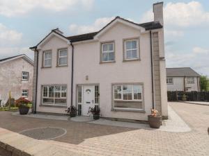 Donagh Cross Town House