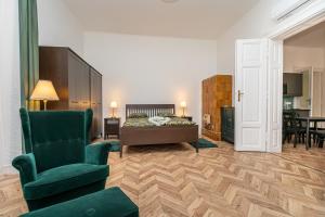 Ghetto Wall Deluxe - Gozsdu Court Pollack