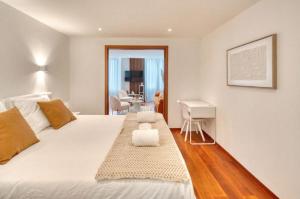 Cannes 50m palais & Croisette