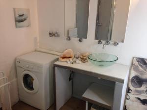 Surf House avec jardin dans quartier de Standing entre mer et vignes