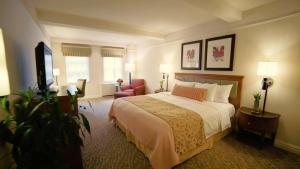 Deluxe Room - King room in San Carlos Hotel New York