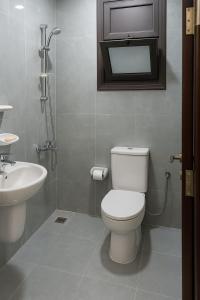 Beachfront Chalet in Porto Said with Pool and Garden