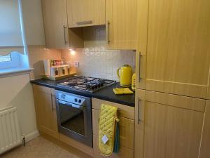 3 Bed Flat - Sleeps 6 - Parking - Wifi