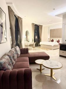 Luxora Suite
