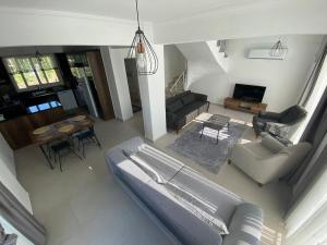 Airport Villa with private pool 2