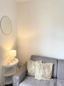 Appartements Studio lumineux et calme - Netflix, CHU et metro 14 : photos des chambres