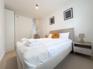 The Fitz Central Apartment