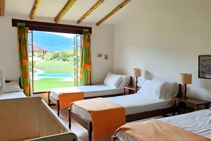 Reserva tu casa rodeada de naturaleza en Villeta