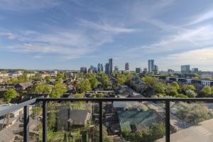 Skyline 1 BD Apartment by Domvia