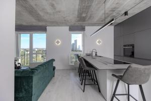 Skyline 1 BD Apartment by Domvia