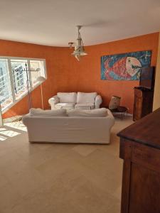 Villa Alamp Super Cannes -Vue Méditerranée Exceptionnelle - 4 Chambres avec Salles de Bain WC - Piscine Privée sans Vis-à-Vis - Rooftop Panoramique