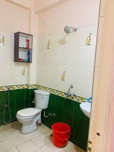 2bhk house at 1st floor fully furnished, with ACs