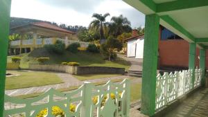 Sitio interior com LAGO, PISCINA, EXCLUSIVO Salao de Festas
