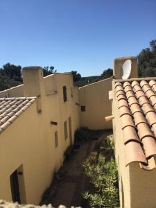 Maisons de vacances Bastidon provencal dans domaine naturiste : photos des chambres