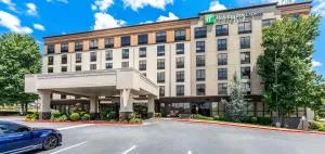 Holiday Inn Express Atlanta Galleria-Ballpark Area by IHG