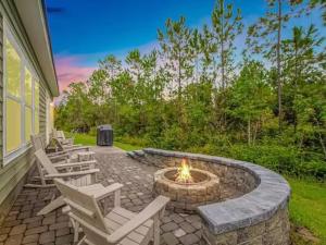 Golf Lovers 4BR with Course Access, Resort and More