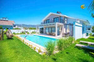 Plaja Yakın Lüks Villa