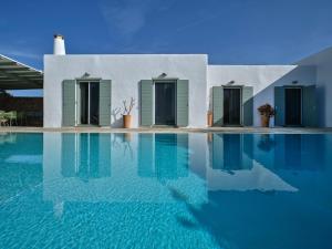 Villa Joy with private pool, close to Naoussa