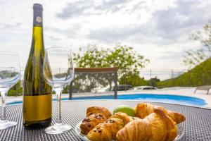 New Villa OLE, stone house, sea view, jacuzzi