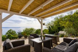 New Villa OLE, stone house, sea view, jacuzzi