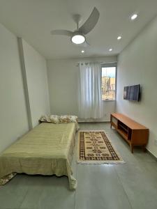 Todo reformado ótima localização em Copacabana