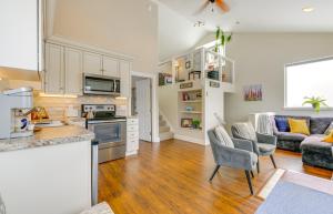 Scenic and Cozy Sweet Northern Comfort in Homer!