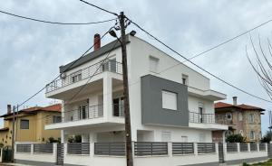 Adoniss apartmentss 1 - Ubytování bez kategorie ve městě Paralia Dionysiou