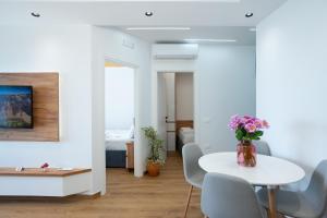 The Blue Pearl Apartment