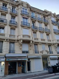 Brand New Studio, Nice 06000, three hundred meters from the sea in Carre dor