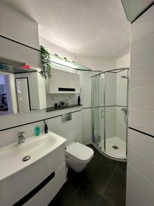 Apartment Perla Blanca mit Pool und Meerblick